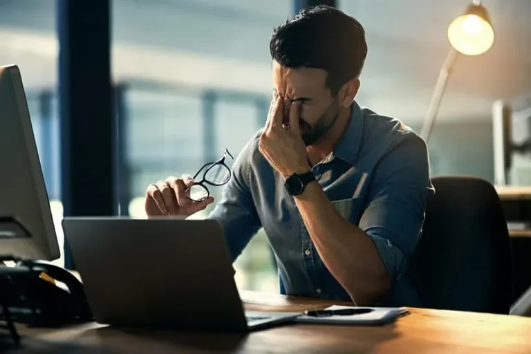 Terapia para burnout: como o tratamento online ajuda a recuperar o equilíbrio